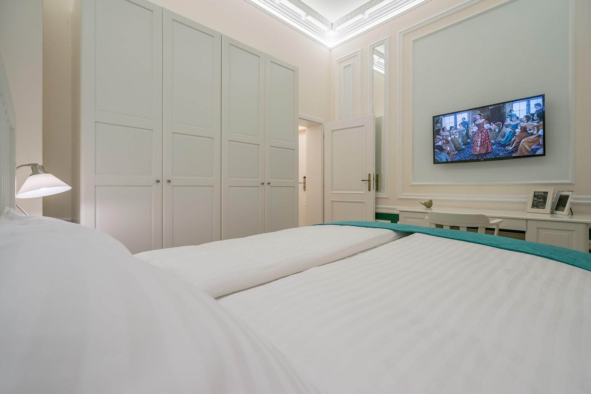 Revelton Suites Karlovy Vary Exterior foto
