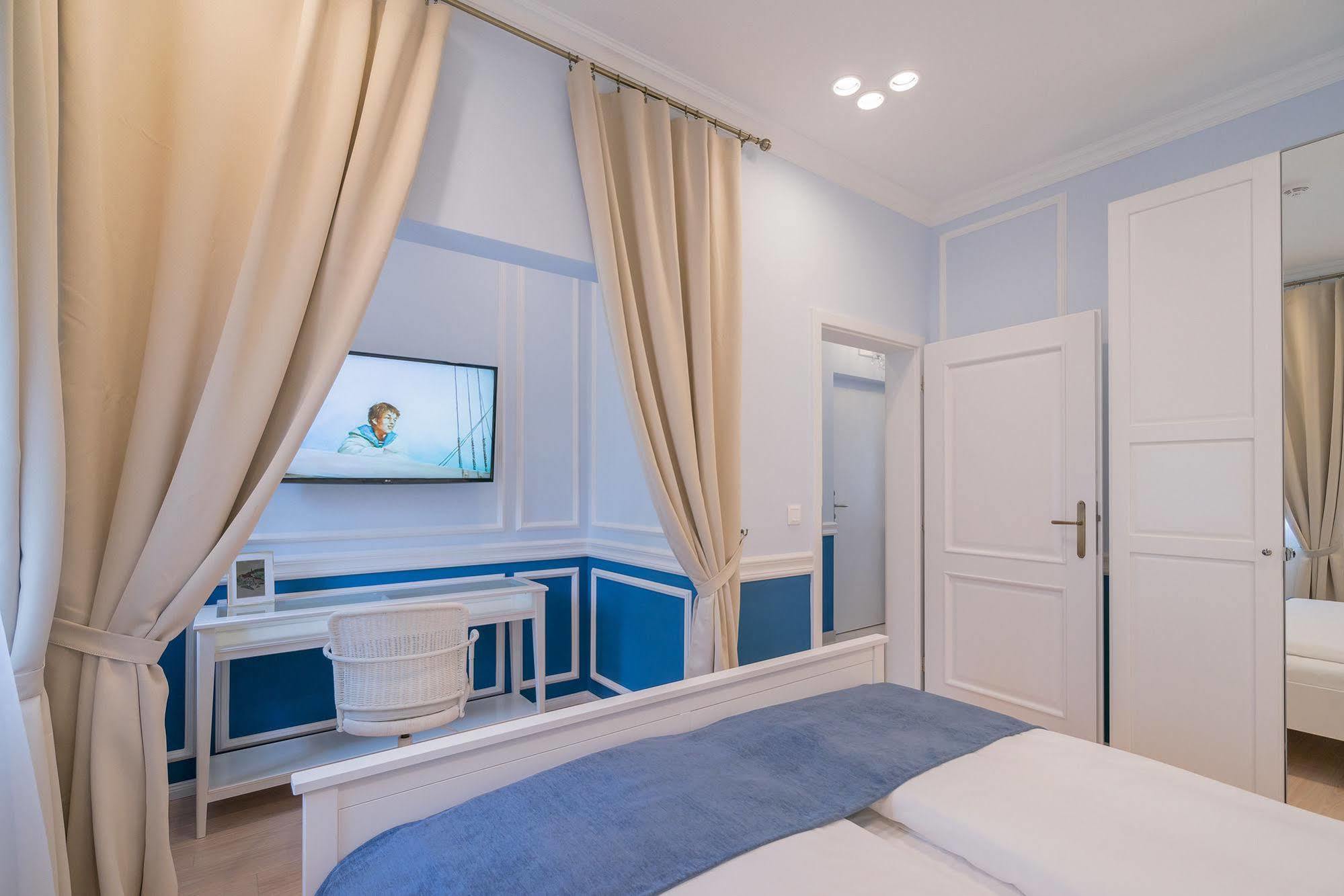 Revelton Suites Karlovy Vary Exterior foto