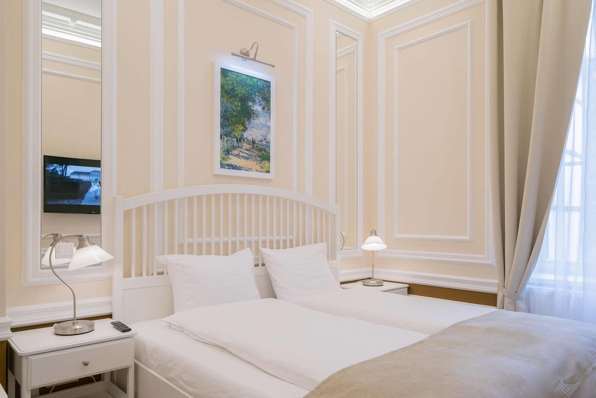 Revelton Suites Karlovy Vary Exterior foto